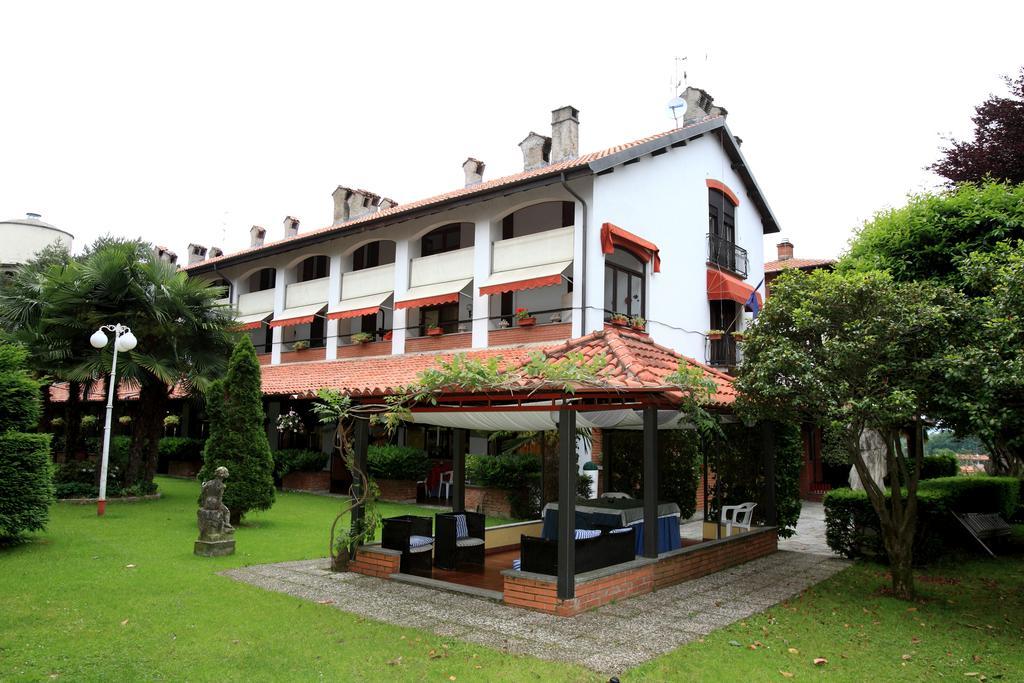 Il Castello B&B Varallo Pombia Exterior photo