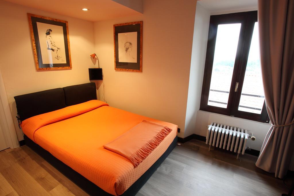 Il Castello B&B Varallo Pombia Exterior photo